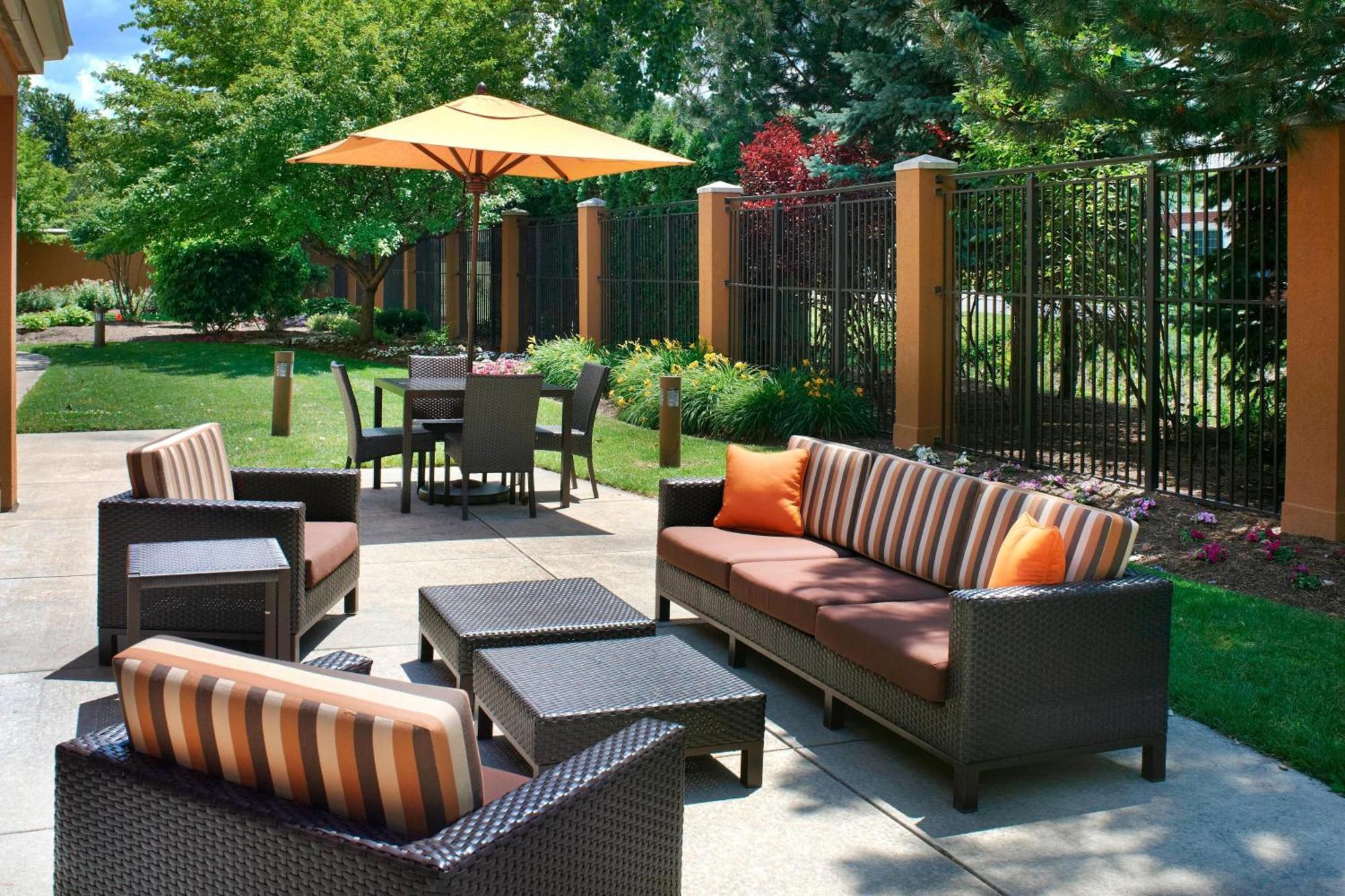 Courtyard Toledo Maumee/Arrowhead Hotel Bagian luar foto