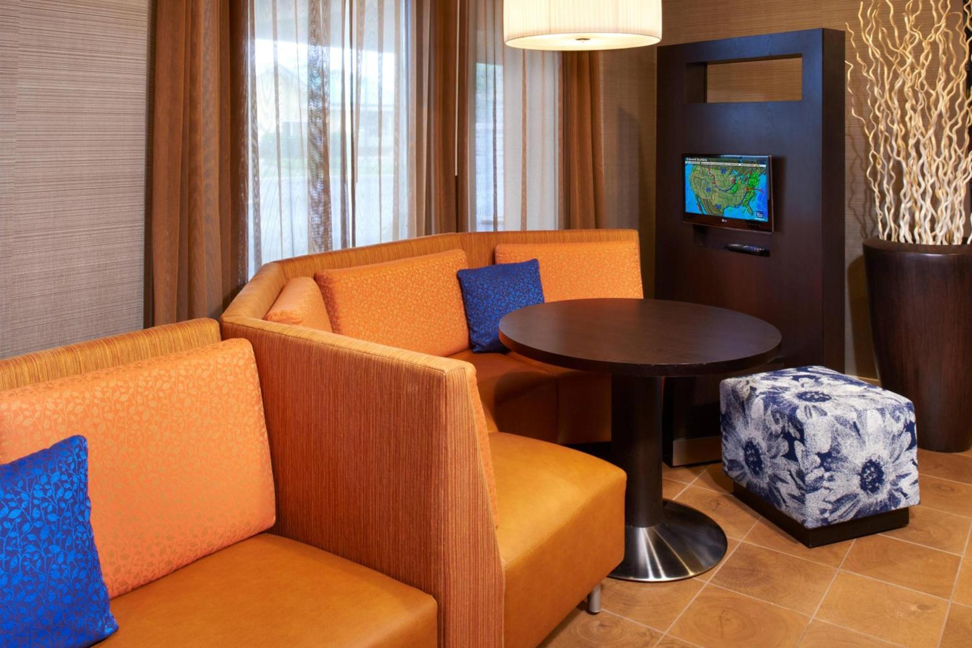 Courtyard Toledo Maumee/Arrowhead Hotel Bagian luar foto